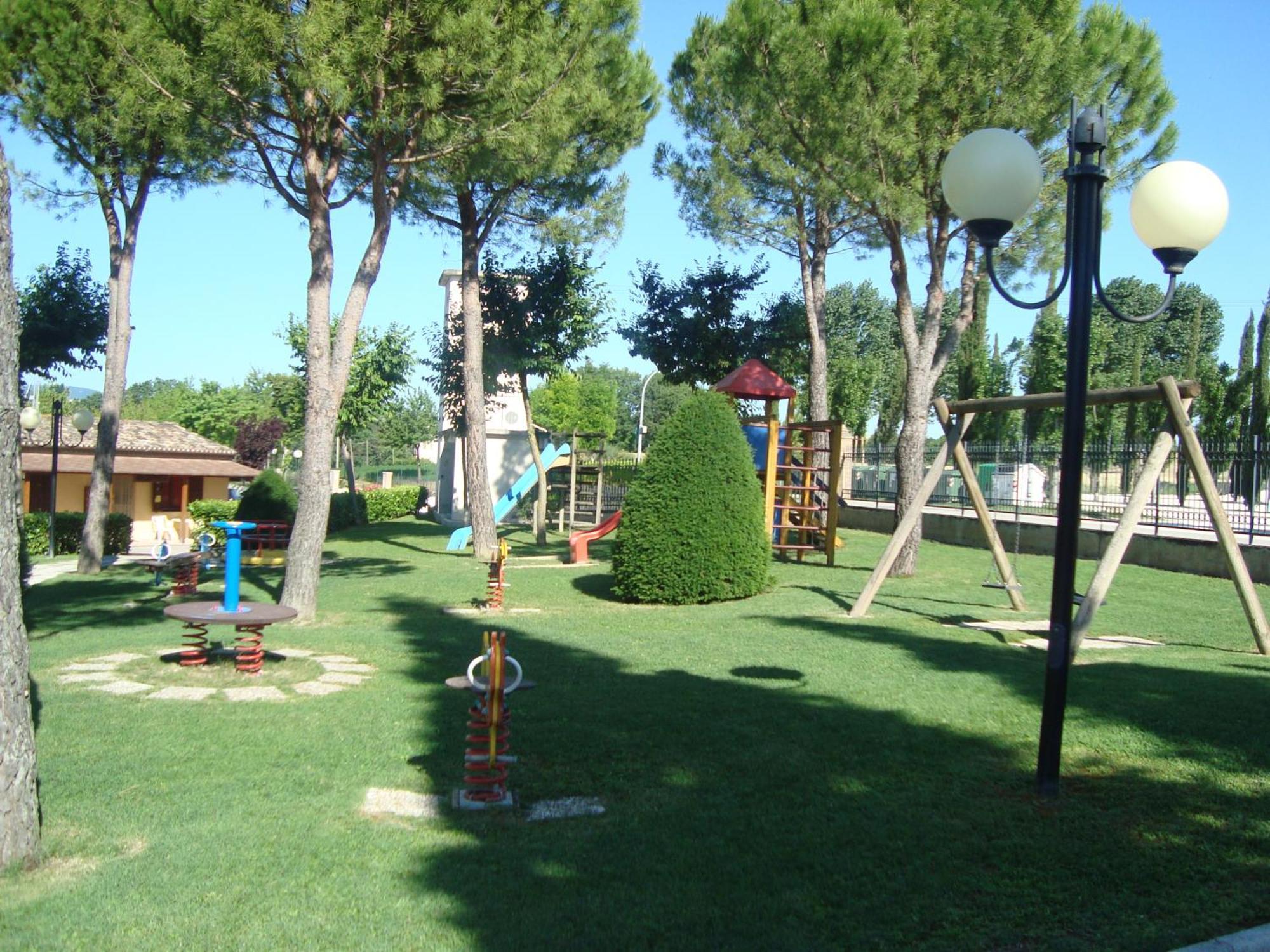 Centro Vacanze Verde Azzurro 친골리 외부 사진